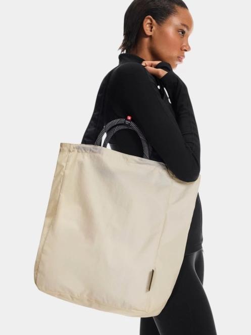 geanta de umar ON Tote Pack 25L nisip 4