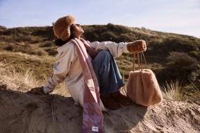 sal pt. femei Barts Landina Scarf maro 3