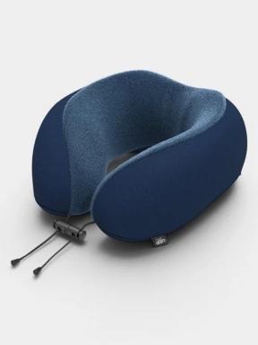 perna cervicala pentru calatorie Cabin Zero Travel Pillow albastru inchis 1