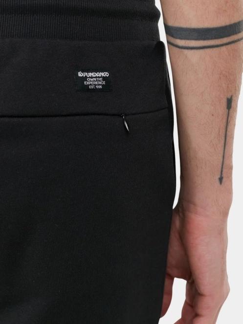 pantaloni scurti de trening pt. barbati Fundango Delon Sweatshorts negru 7