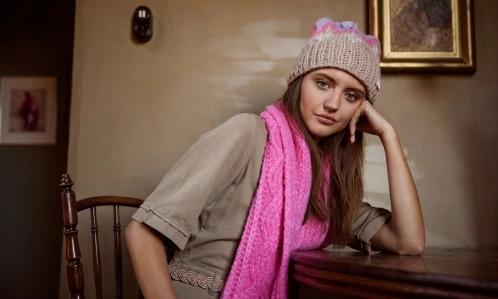 caciula cu mot pt. femei Barts Curley Beanie nisip 5