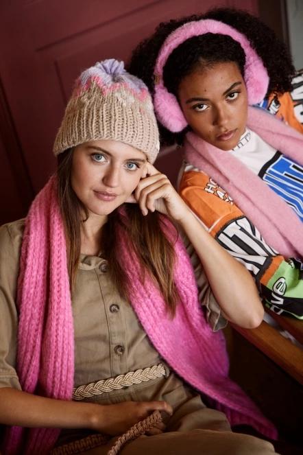 caciula cu mot pt. femei Barts Curley Beanie nisip 6