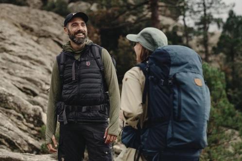 vesta pt. barbati Fjallraven Expedition X-Lätt Vest M albastru inchis 8