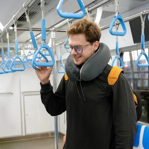 perna cervicala pentru calatorie Cabin Zero Travel Pillow gri 6