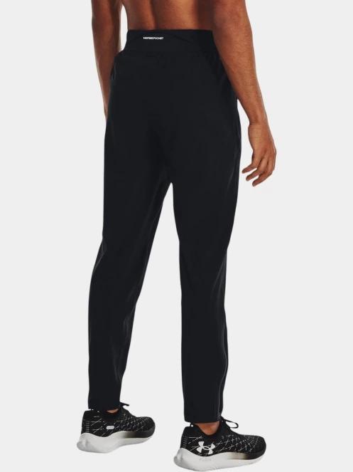 pantaloni de sport pt. barbati Under Armour Ua Outrun The Storm Pants negru 3