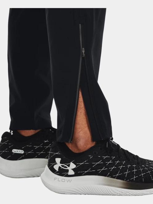 pantaloni de sport pt. barbati Under Armour Ua Outrun The Storm Pants negru 5